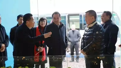 省委常委、常務(wù)副省長王寧一行視察瀘州老窖:加快培育和推動瀘州白酒優(yōu)勢產(chǎn)業(yè)